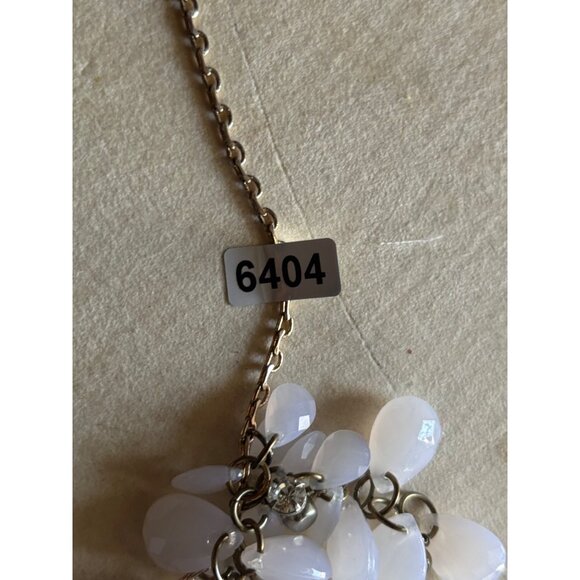 vintage Natasha White Teardrop Cluster Statement Necklace By Natasha Gold-Tone C - Picture 5 of 15